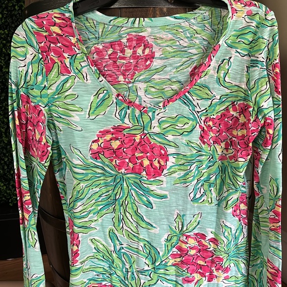 Lilly Pulitzer long sleeve - Picture 2 of 5